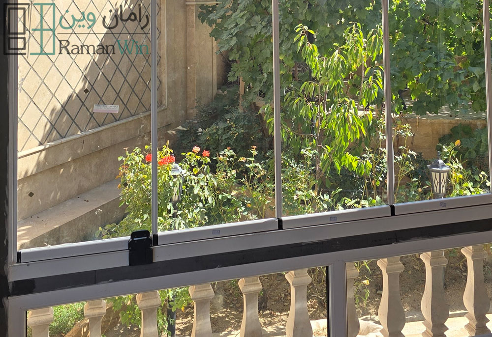 بالکن شیشه ای خانه