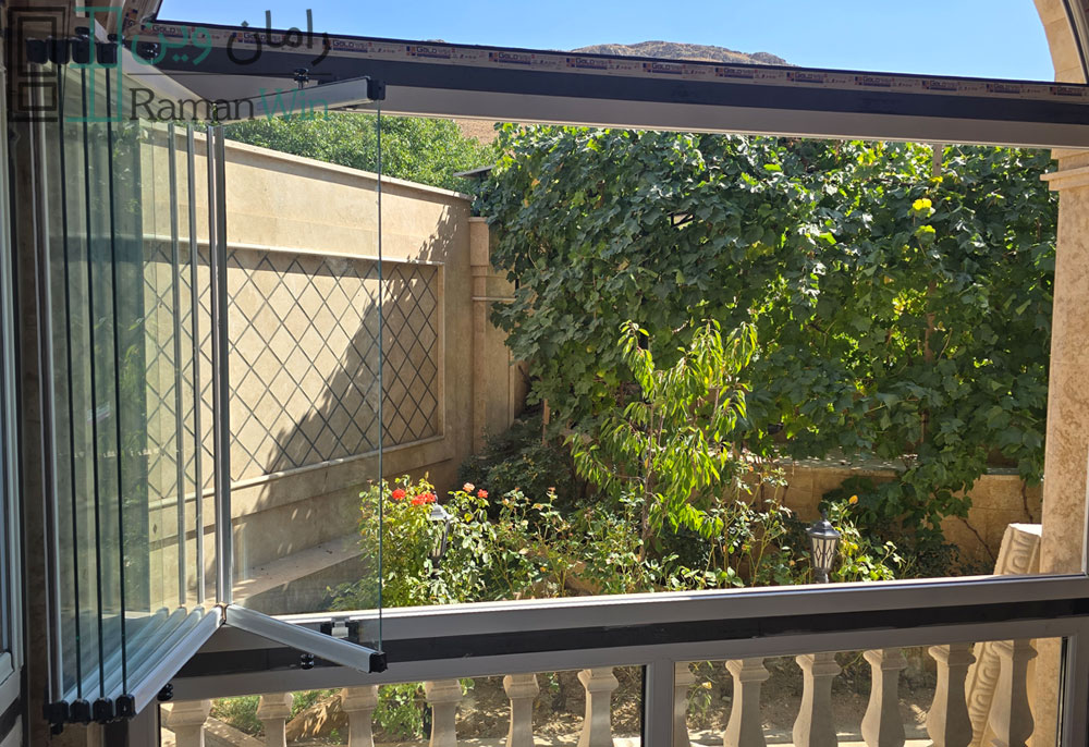 بالکن شیشه ای خانه