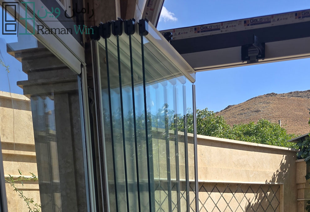 بالکن شیشه ای خانه