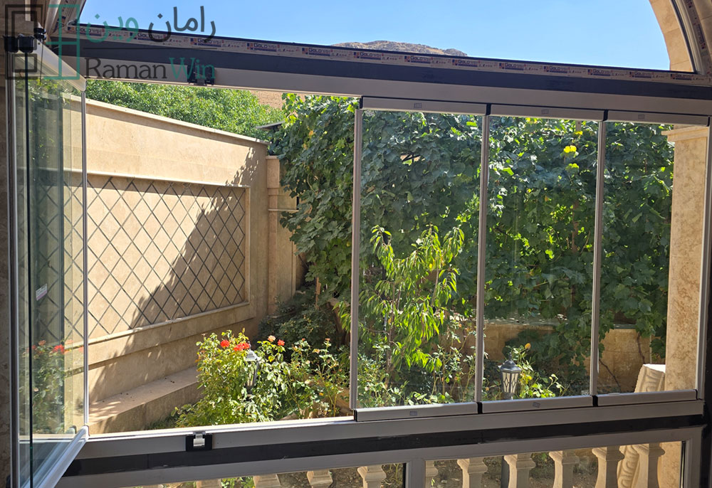 بالکن شیشه ای خانه
